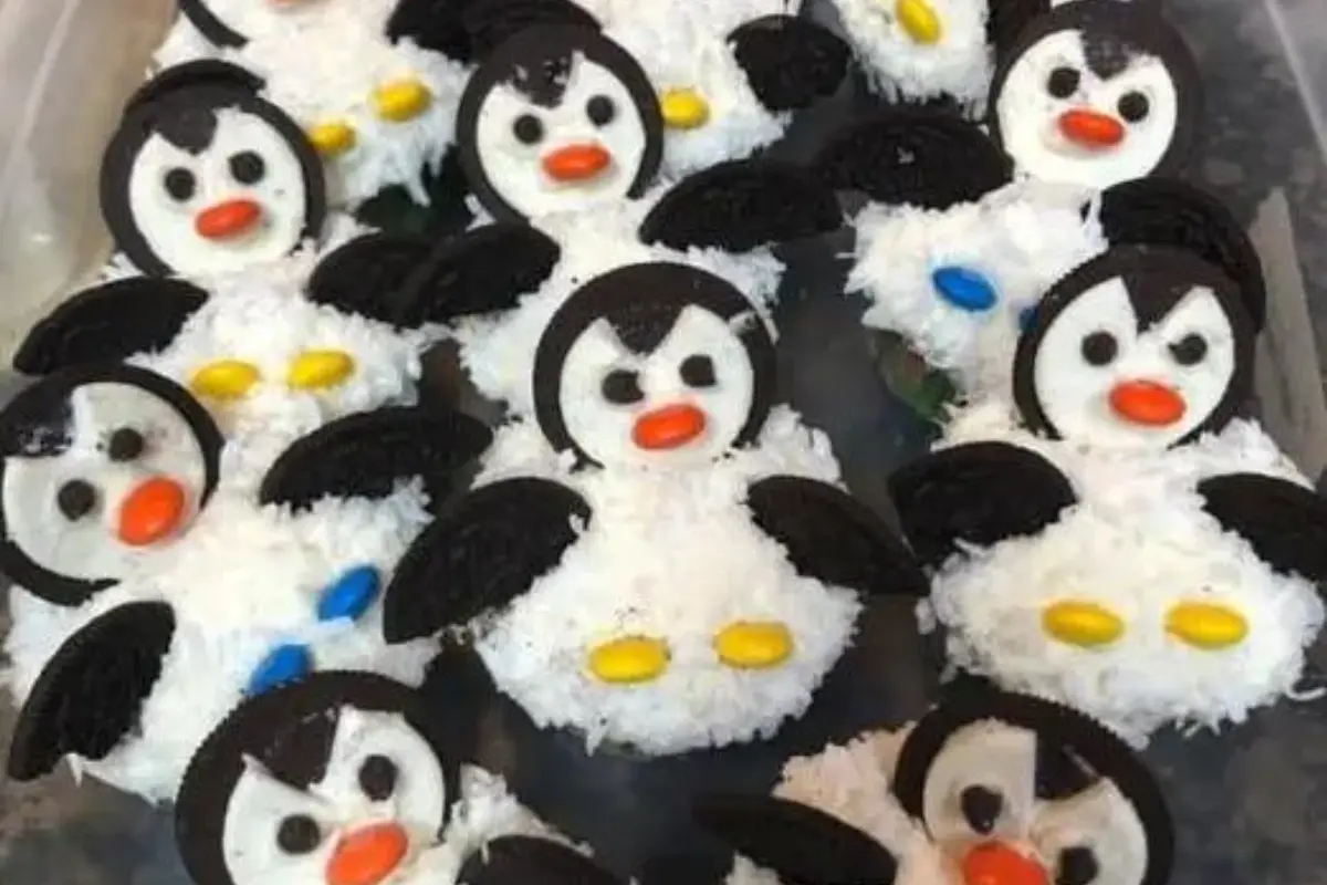 Penguin Cupcakes made with Oreos