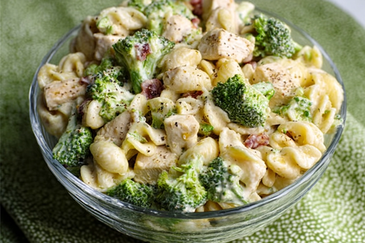 chicken broccoli pasta salad